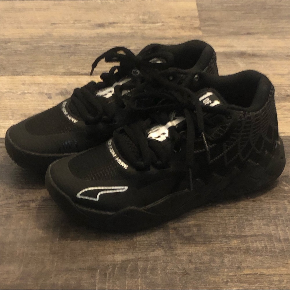 Like new black puma Melo’s worn once inside EUC size Kids 3 basketball shoes
